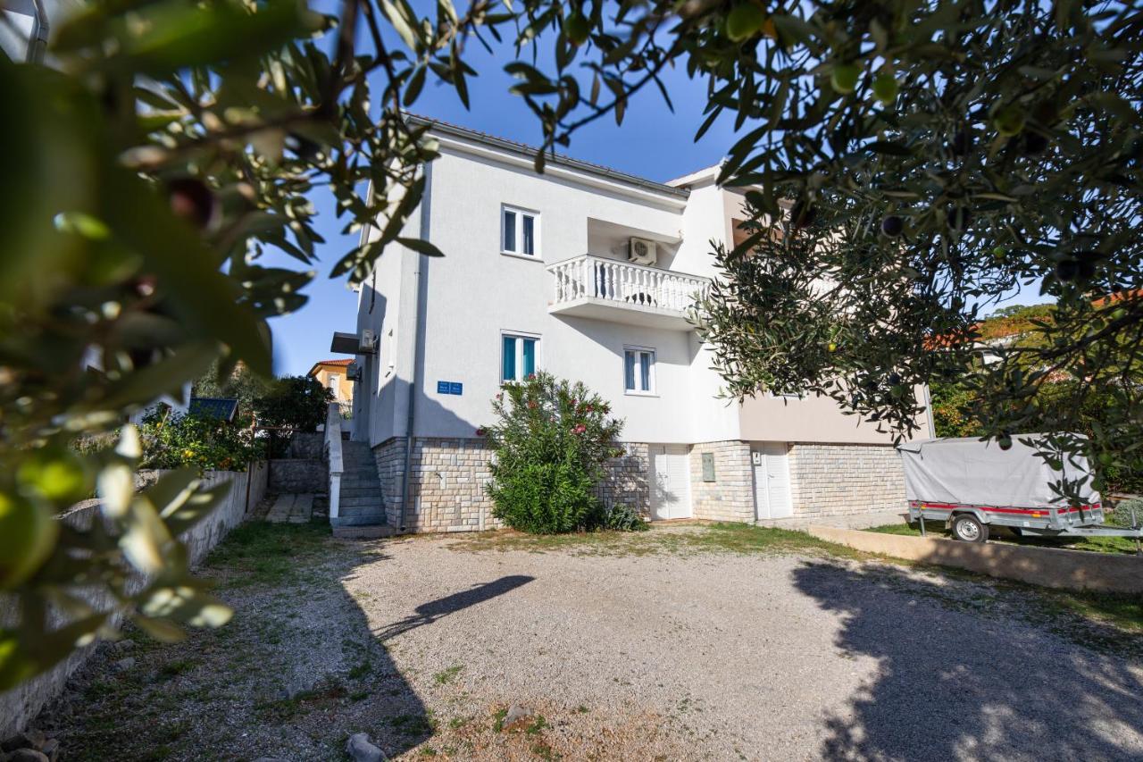 Apartments Aisa* Countryside Holiday Just 500M From The Beach! Krk Town Esterno foto