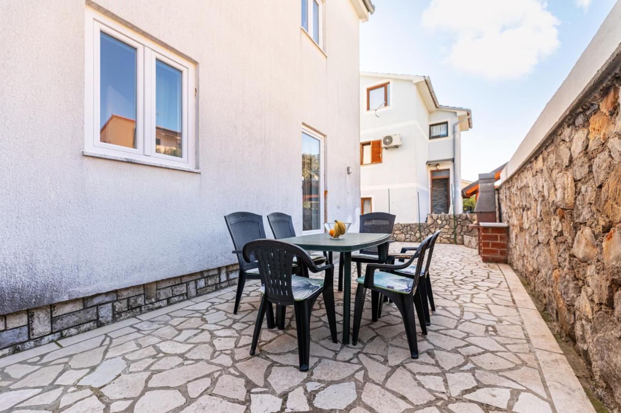 Apartments Aisa* Countryside Holiday Just 500M From The Beach! Krk Town Esterno foto