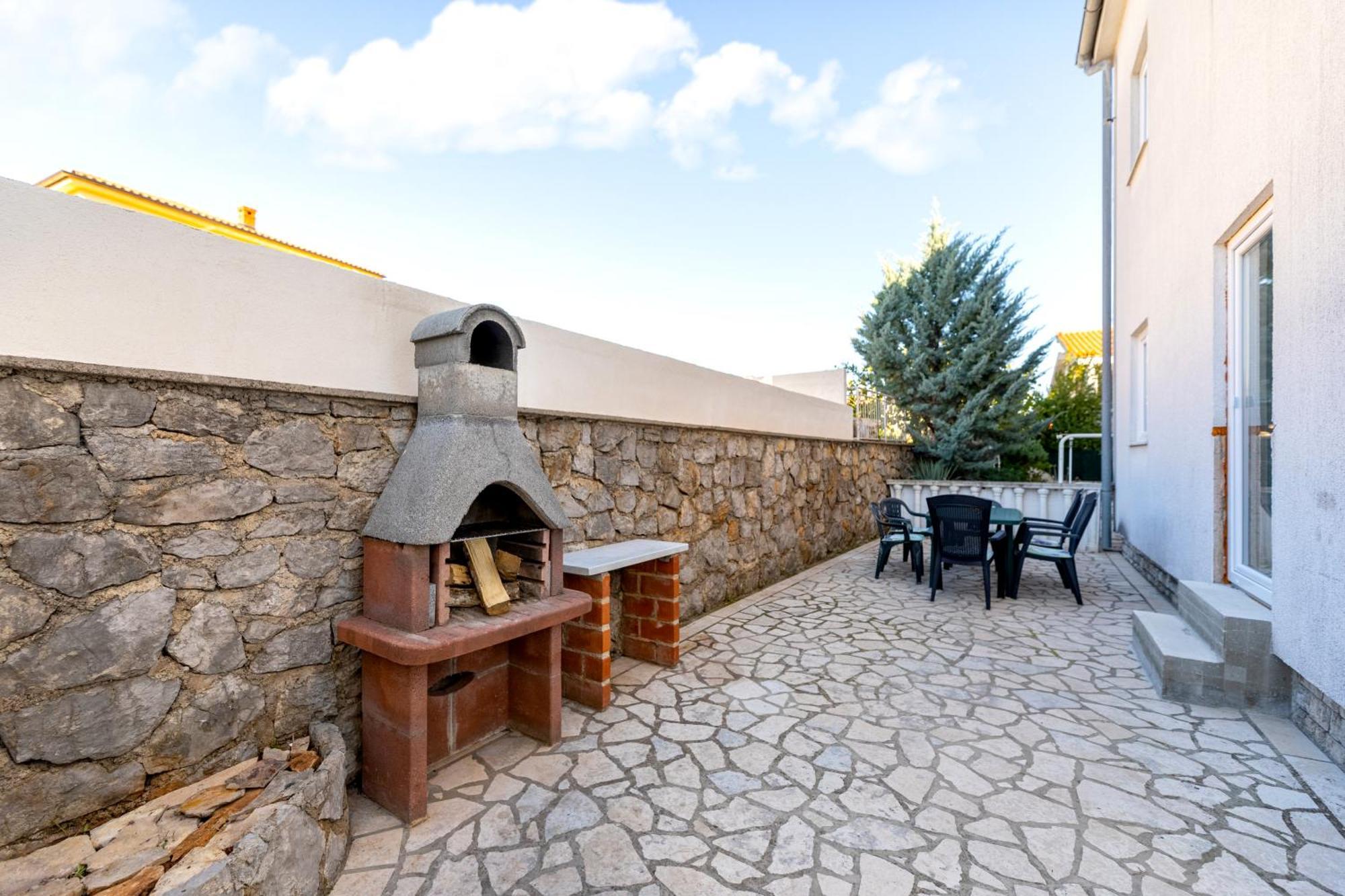 Apartments Aisa* Countryside Holiday Just 500M From The Beach! Krk Town Esterno foto